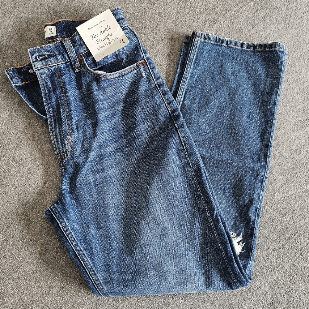 [Abercrombie & Fitch] The Ankle Straight ultra high rise jeans - size 4